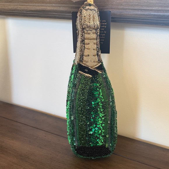 NWT Viral Beaded Green and Gold Champagne Bottle Wristlet - Picture 8 of 8